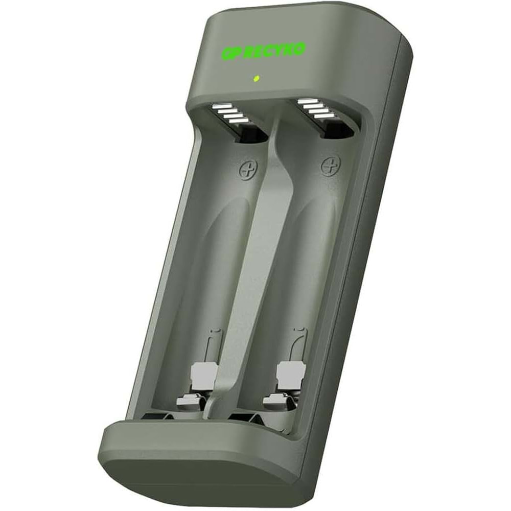 GP E221 USB Pilsiz Şarj Cihazı (AA-AAA için)